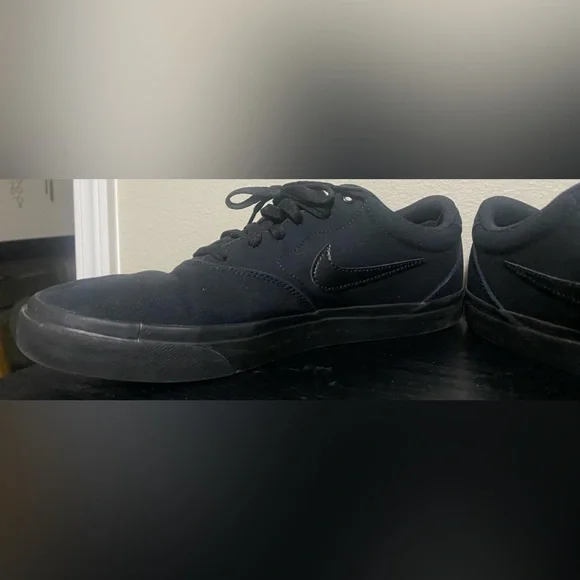 🔥Nike SBs Black used men’s sneaker- size 11 - Picture 3 of 12